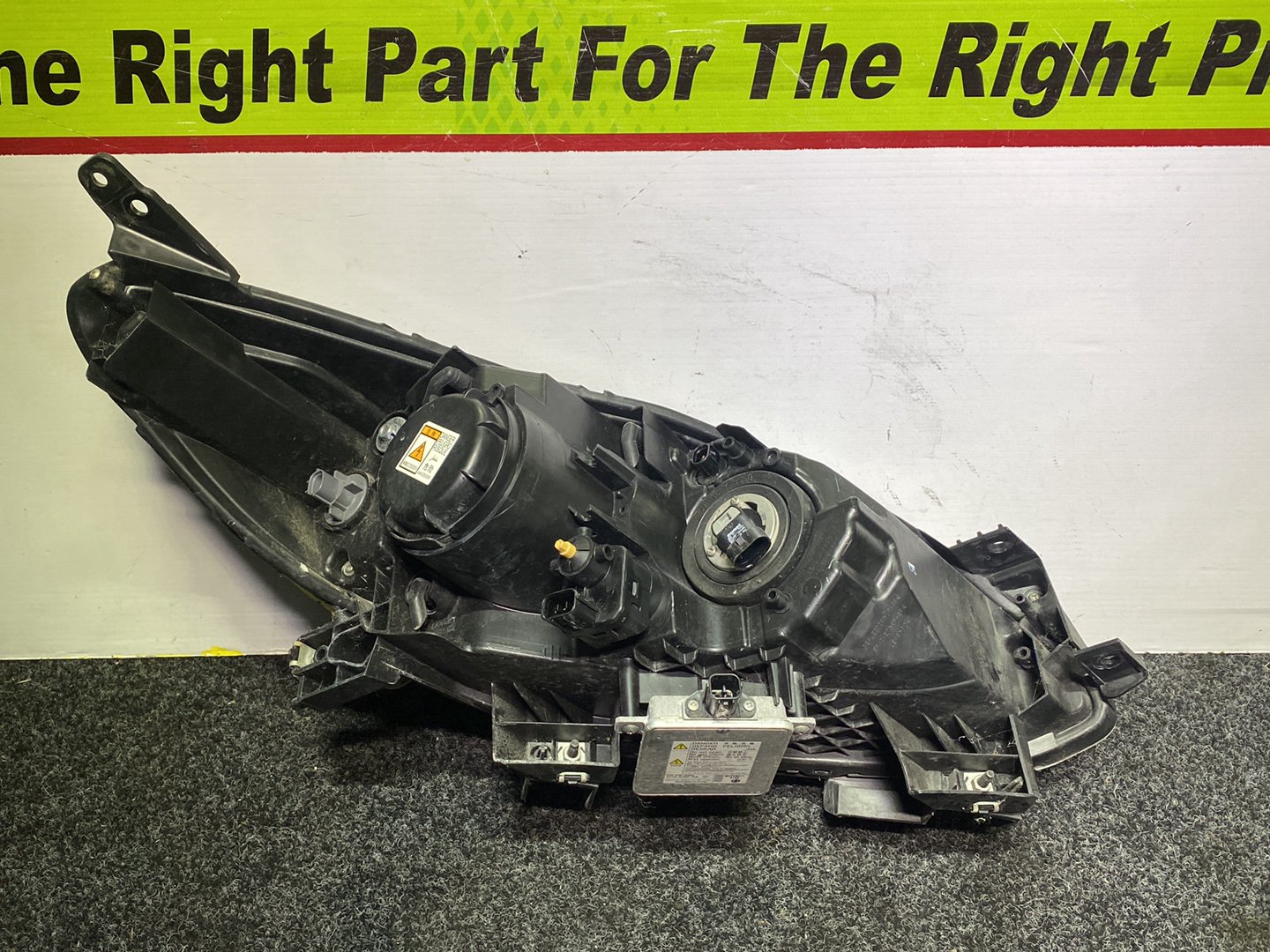 2010 Mazda Premacy - Left Headlight