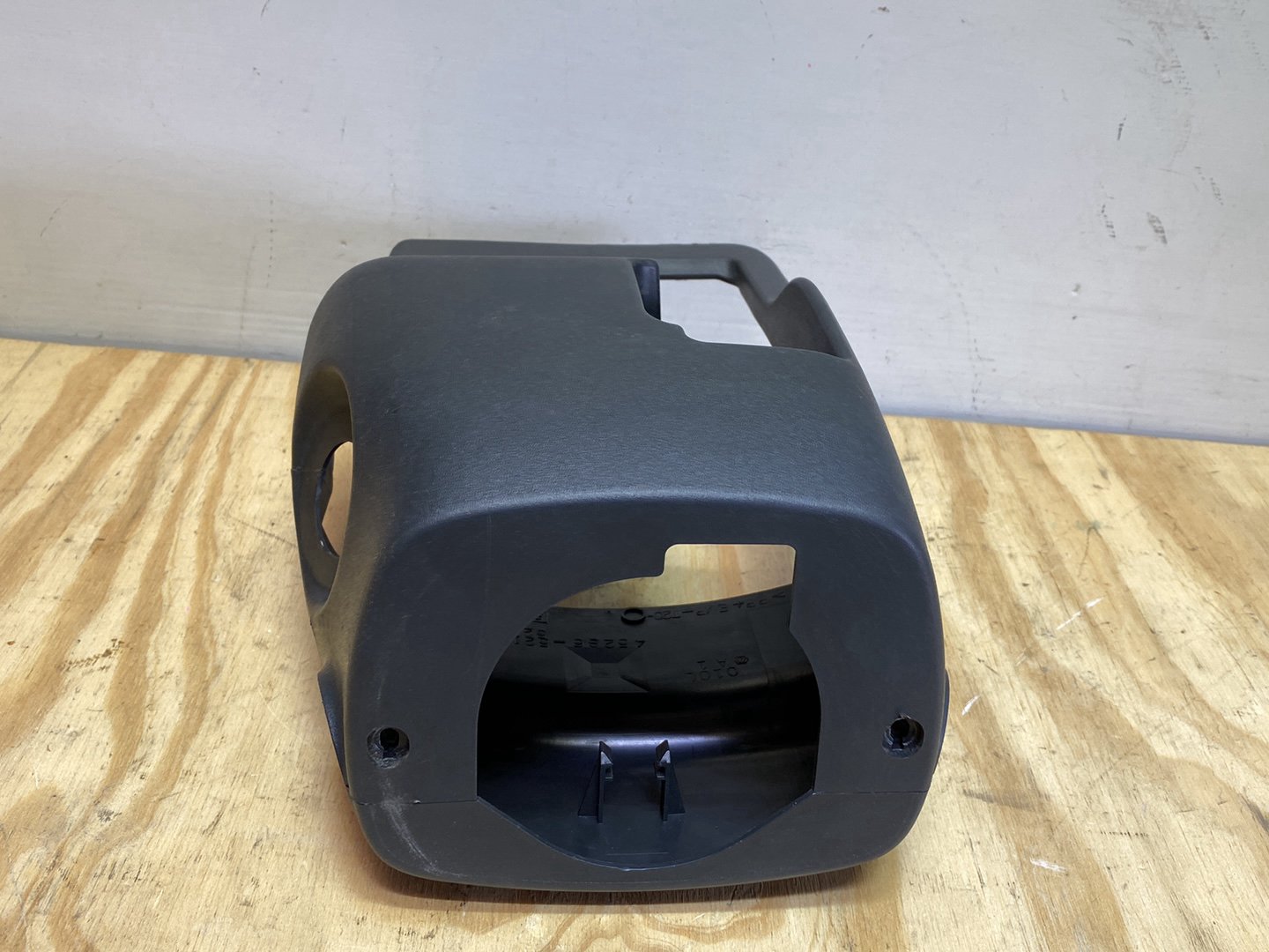 2006 Toyota Yaris - Steering Column Shroud