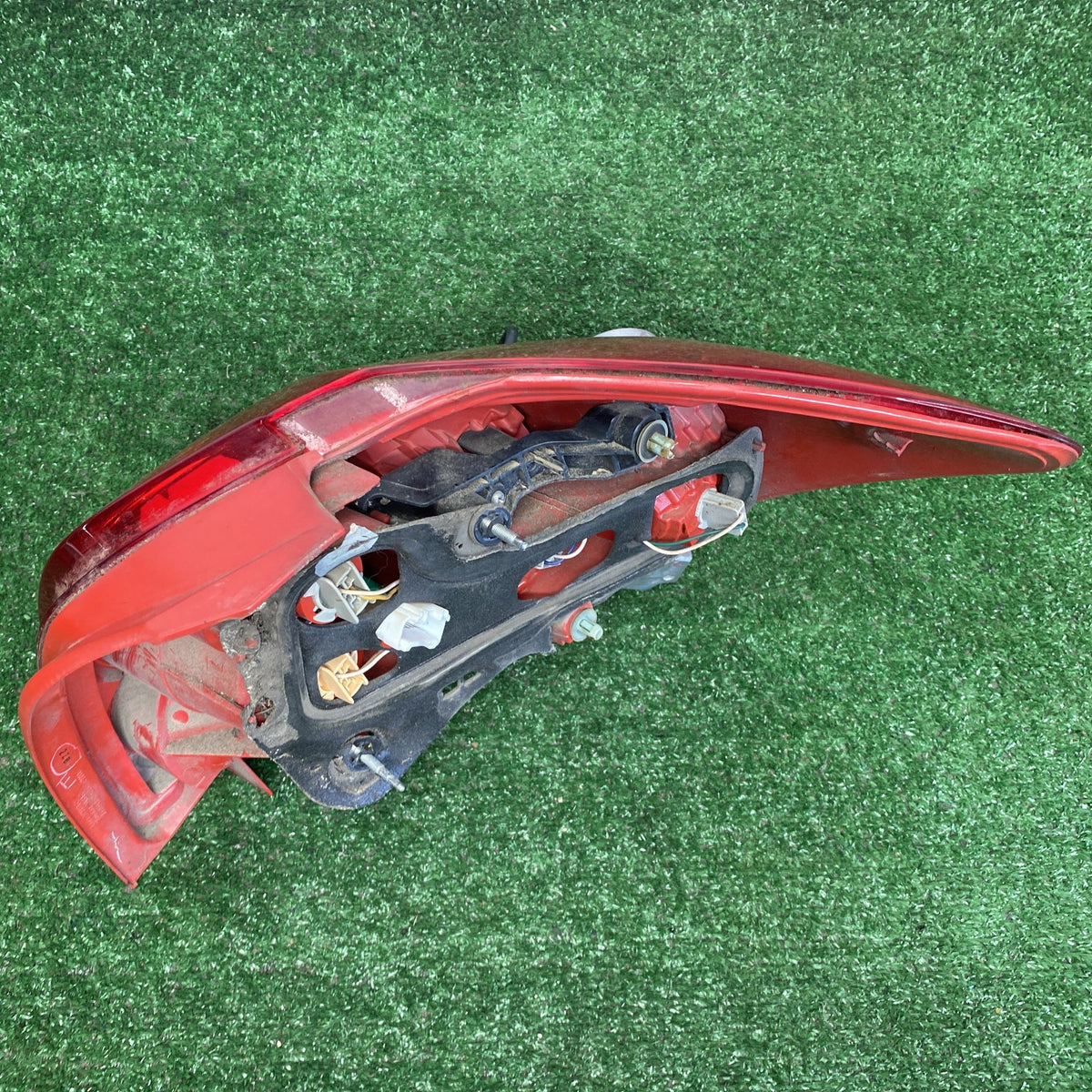 2007 Used Toyota Corolla - Left Taillight PN: KOITO 12-509