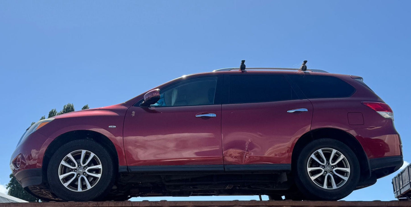 2014 Nissan Pathfinder ST Dismantling For Parts