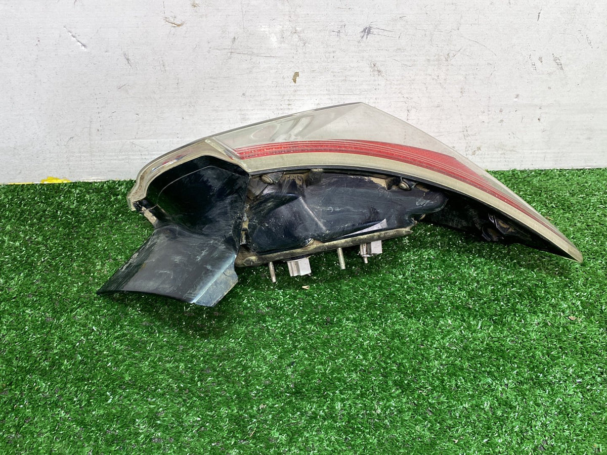 2009 Mazda Axela - Left Taillight LENS: STANLEY P8239/PN: BCW8-51-160E