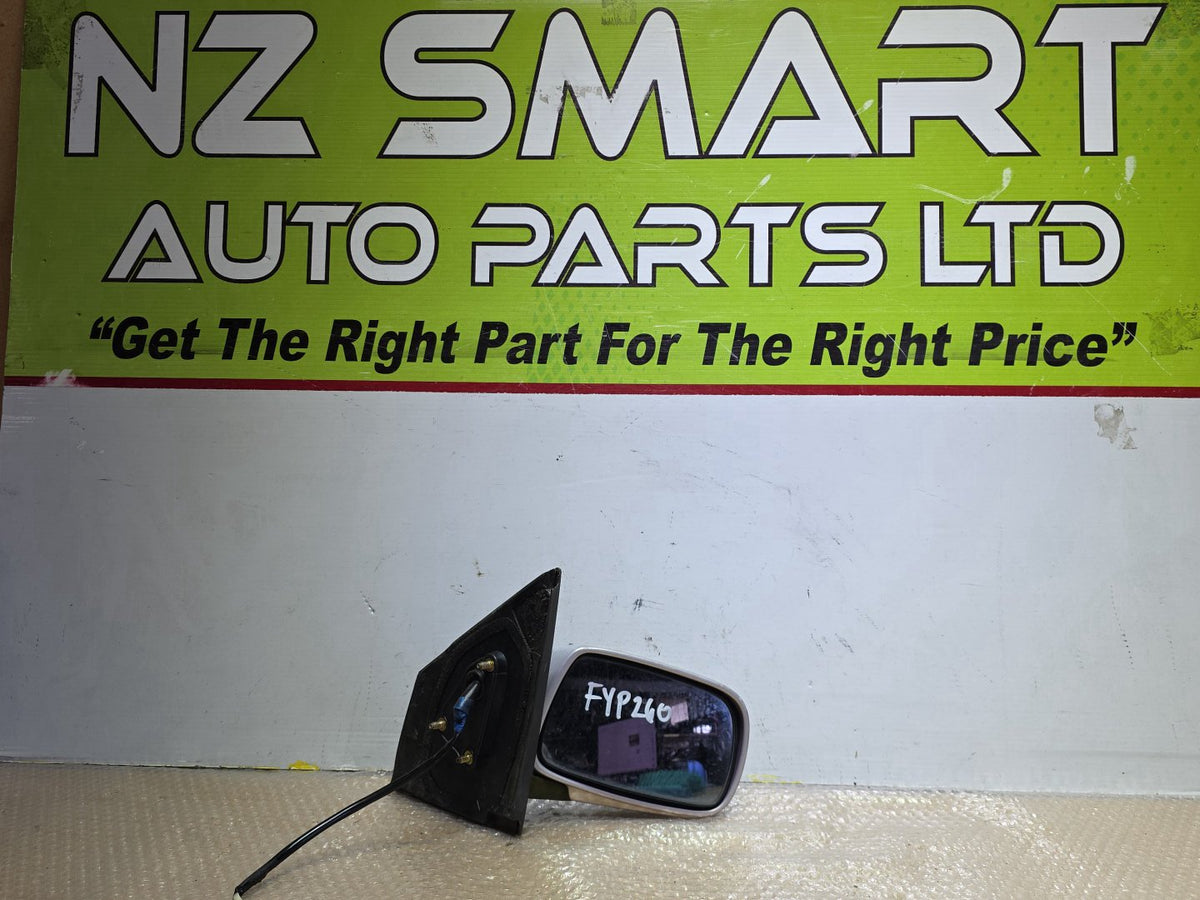 2002 Used Toyota Vitz - Right Door Mirror PN: 3 wires