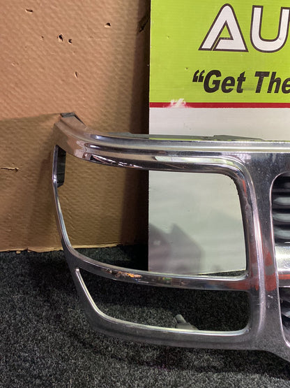 2007 Dodge Nitro - Upper Bumper Grille