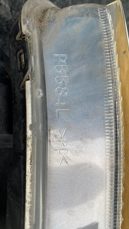 2008 Mitsubishi Outlander - Left Headlight