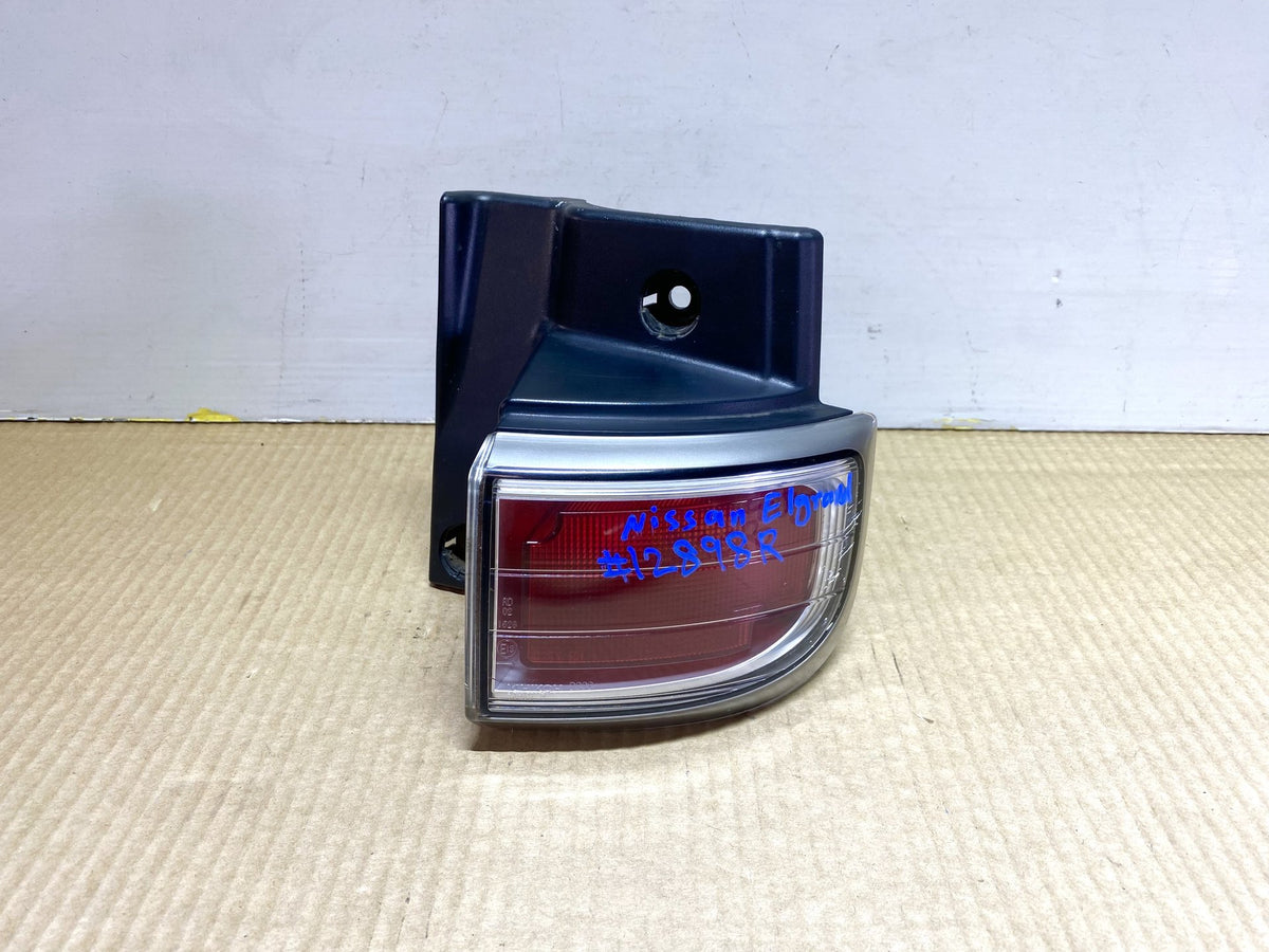 2006 Nissan Elgrand - Right Rear Indicator PN: ICHIKOH D006