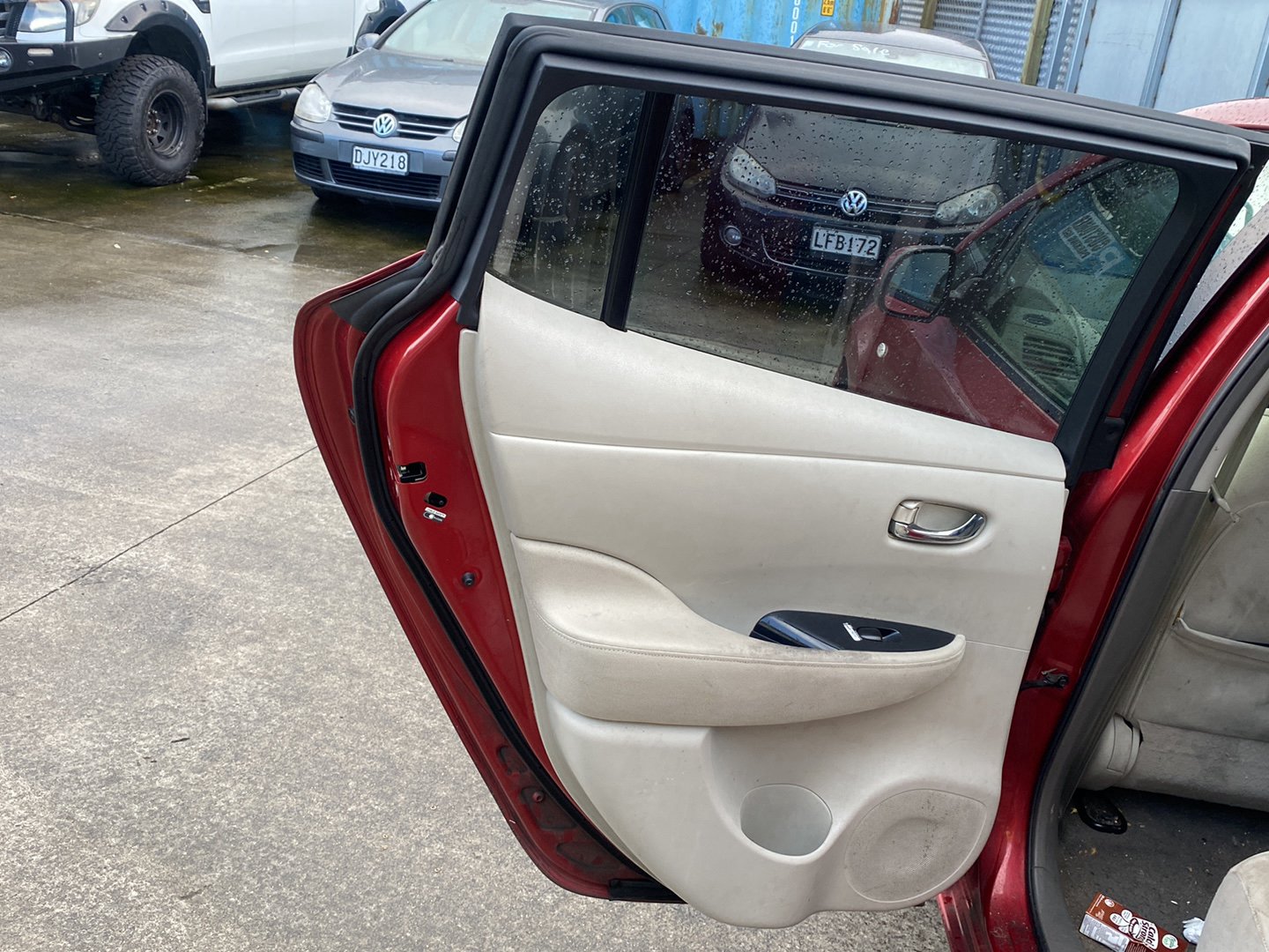2011 Nissan Leaf ZE0  Dismantling For Parts