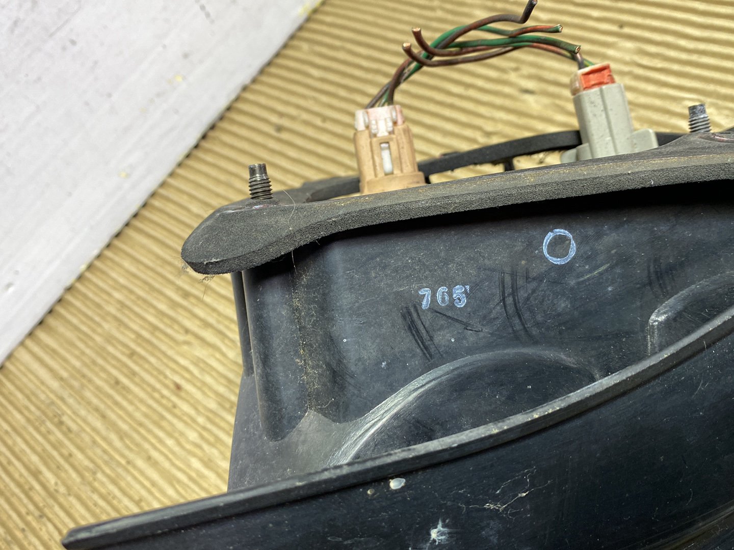 2002 Mitsubishi Galant- Right Taillight PN: see photos