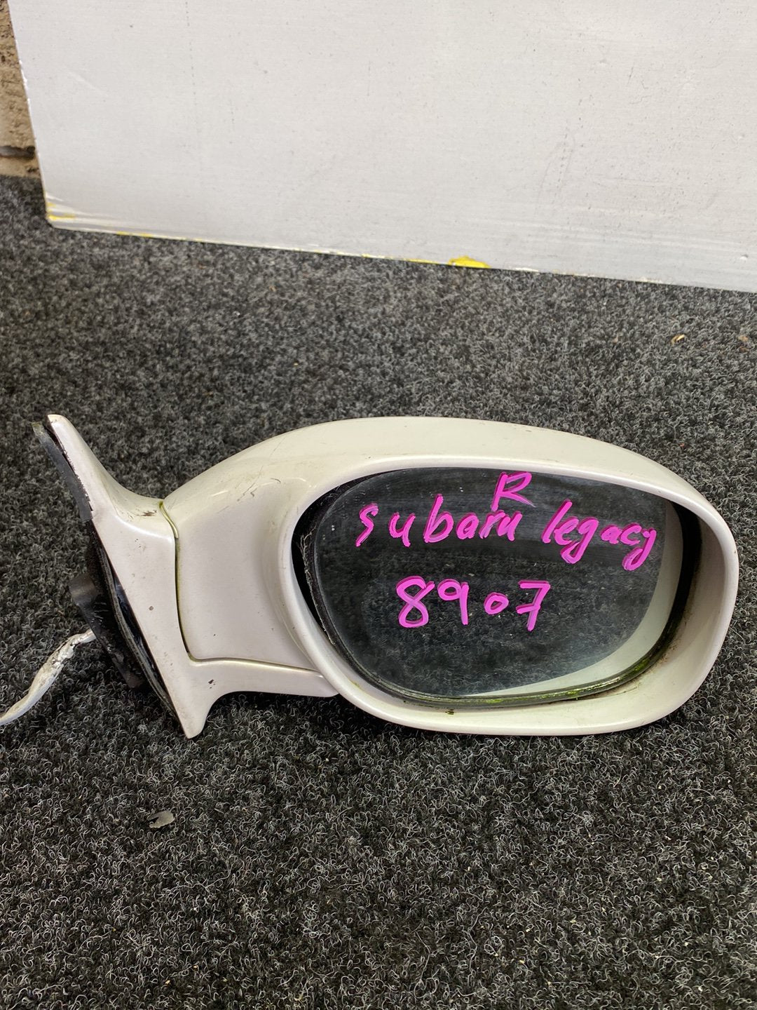 Subaru Legacy - Right Door Mirror