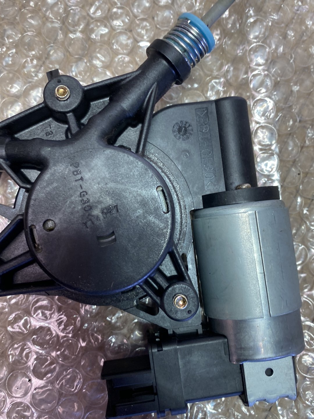 2004 Mazda Demio- Right Front Door Regulator PN: GJ6A5958XF