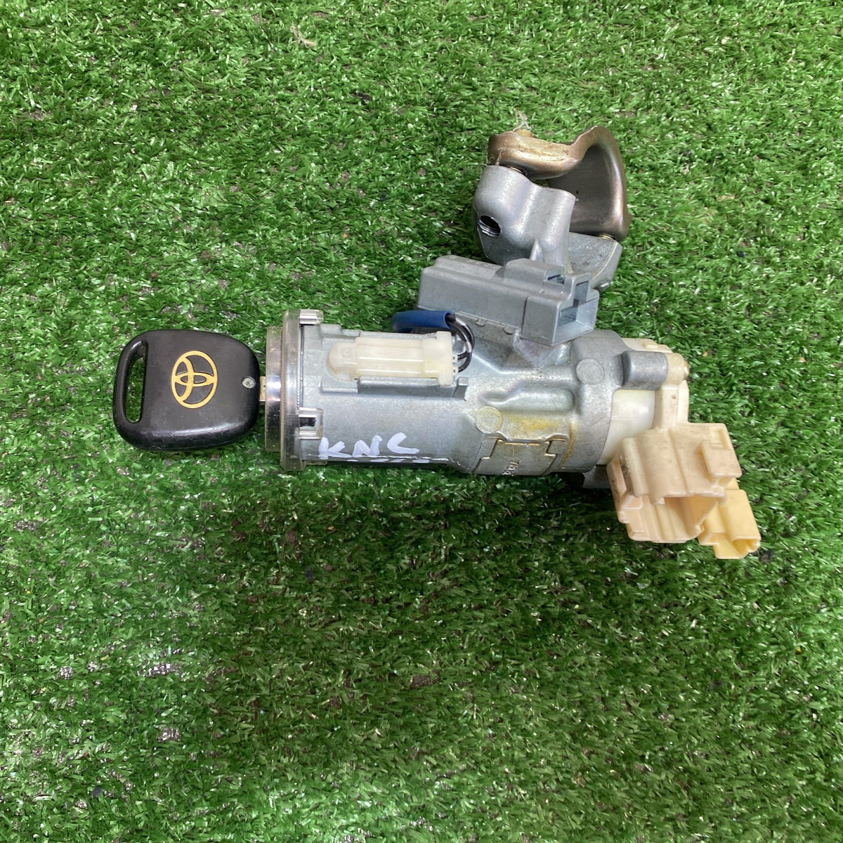 2004 Used Toyota Ist - Ignition Switch Key PN: 45020-52-1