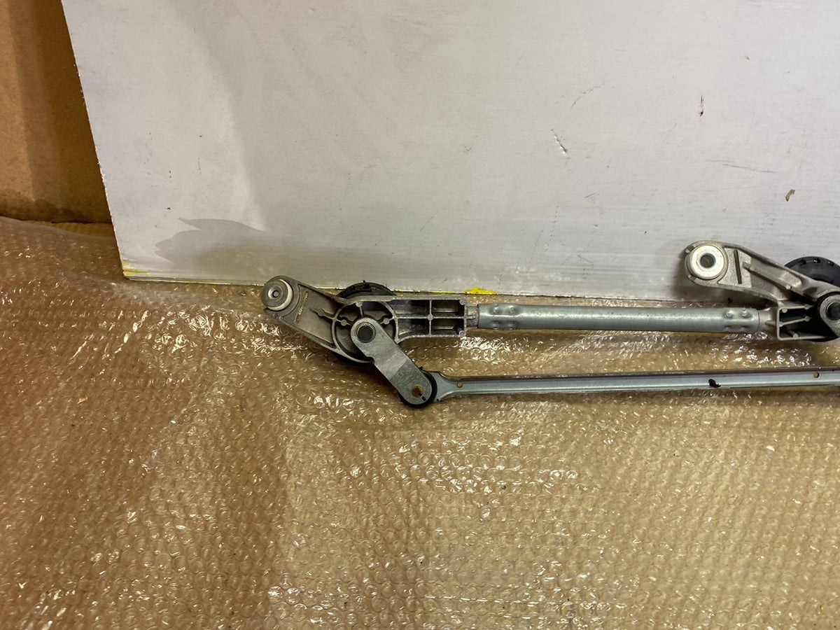 2016 Nissan Juke YF15 - Wiper Motor PN: 288001KE0C