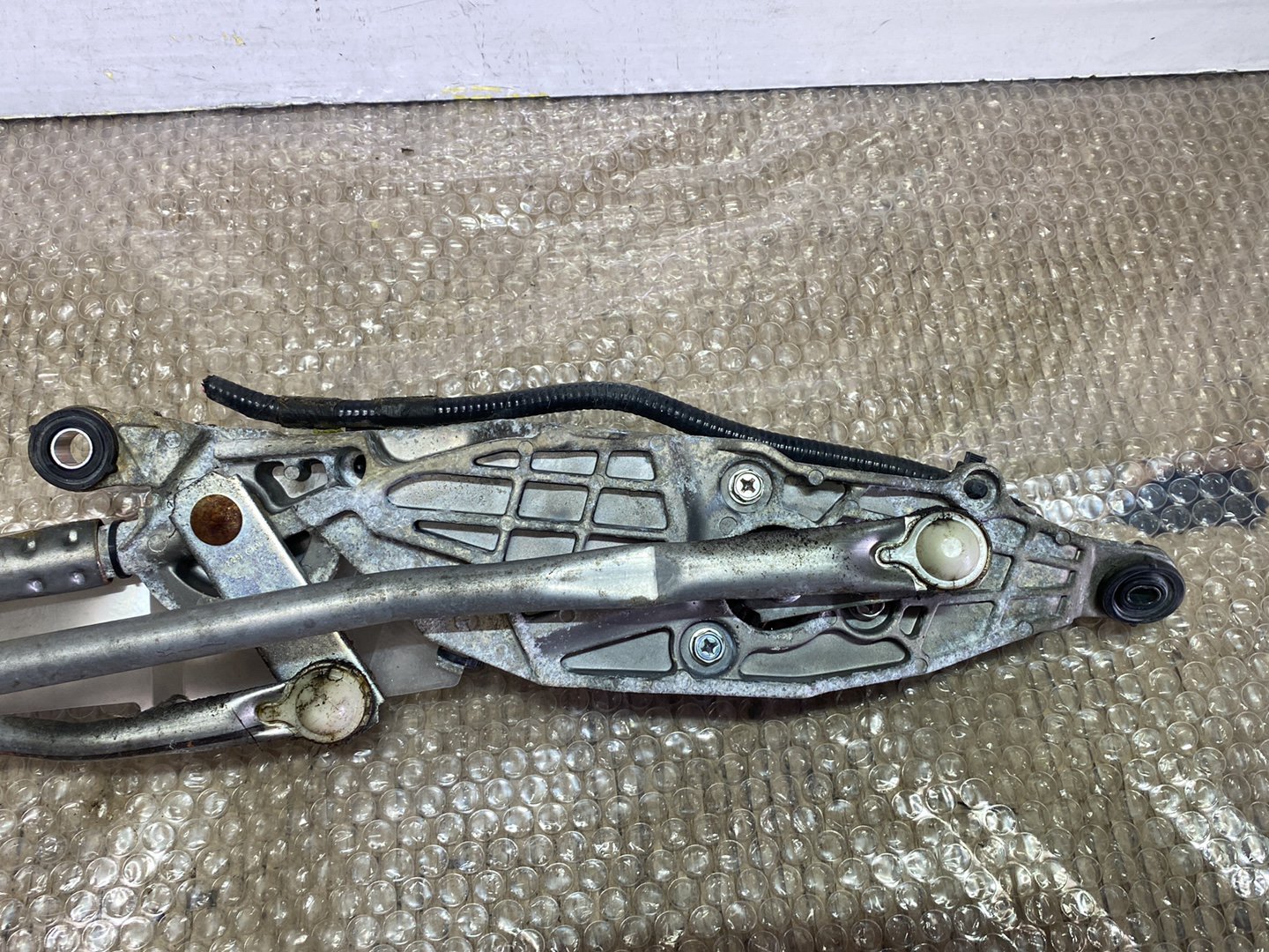2007 Mazda CX-7- Front Wiper Motor PN: see photos