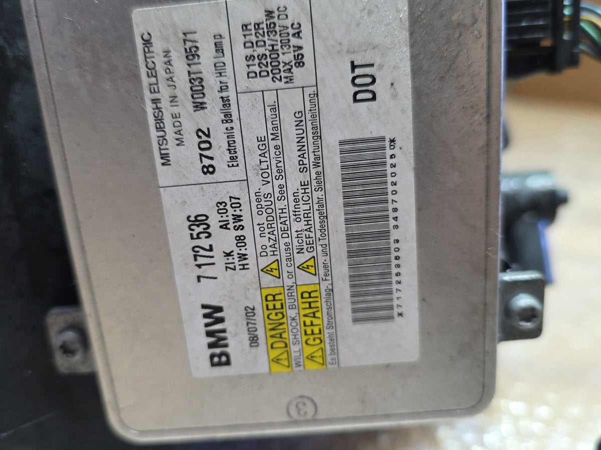 2009 BMW 320i - Left Headlight PN: