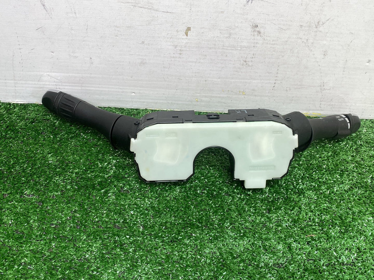2011 Nissan Fuga - Combination Switch PN: 255601ME0A
