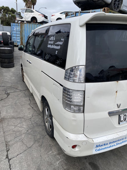 2007 Toyota Voxy AZR60- Dismantling For Parts