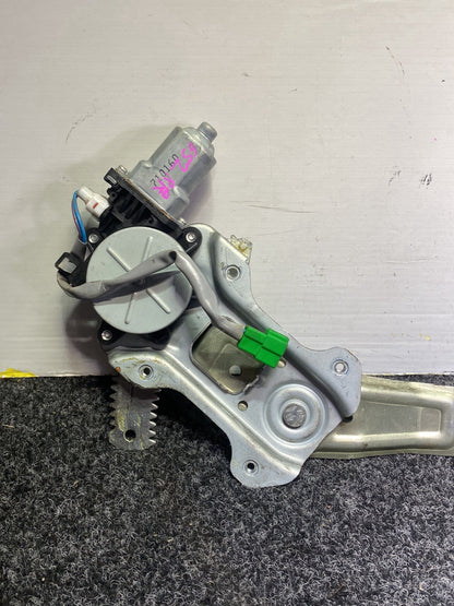 2007 Subaru Forester SG5 - Right Rear Window Regulator/Motor