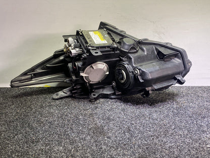 2014 Toyota Prius - Right Headlight