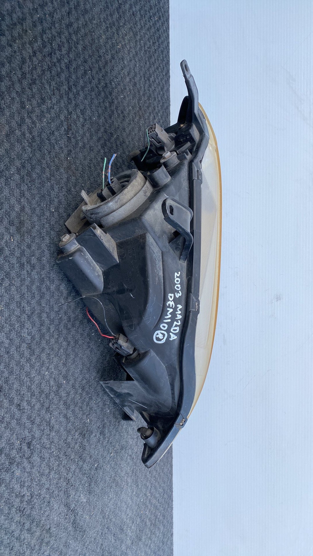2003 Mazda Mazda2 - Left Headlight PN: P1919L