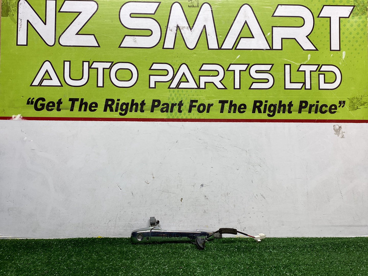 2007 Mazda Verisa - Right Front Exterior Door Handle PN: D46158410D