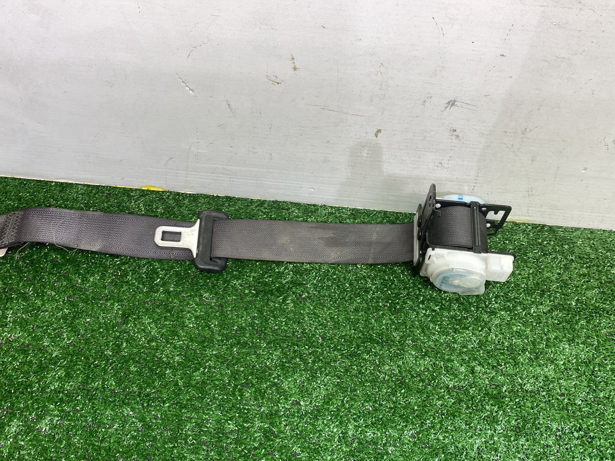 2006 Used Toyota Caldina - Right Rear Seat Belt PN: 7331021030C2