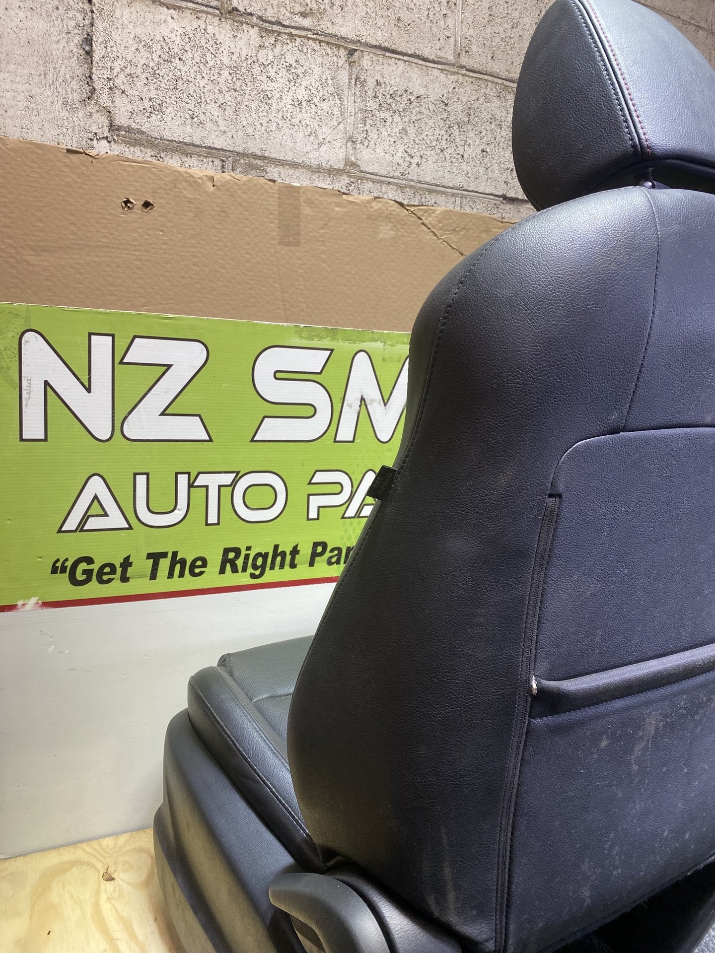 2013 Mazda CX-5 KE2AW - Left Front Seat