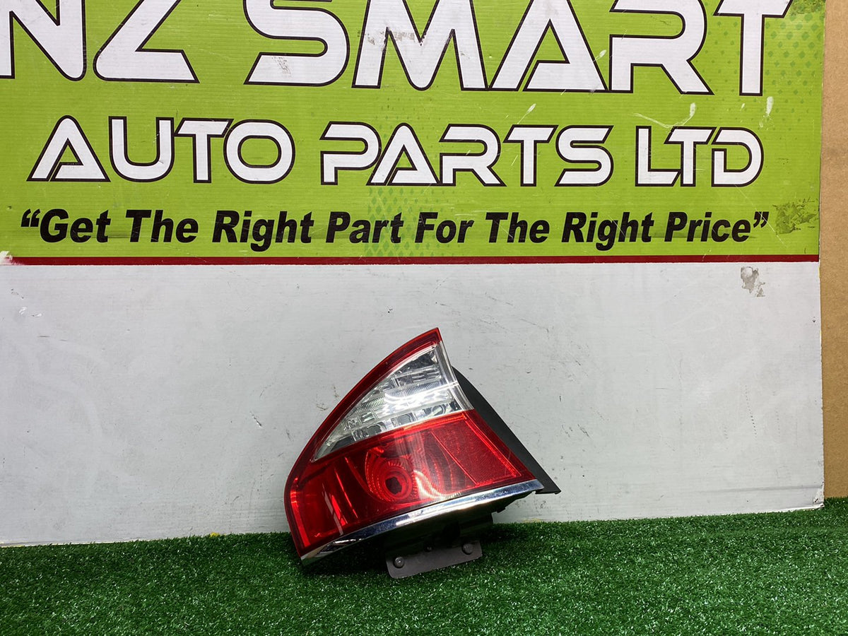 2009 Subaru Legacy - Left Taillight PN: KOITO 220-20960
