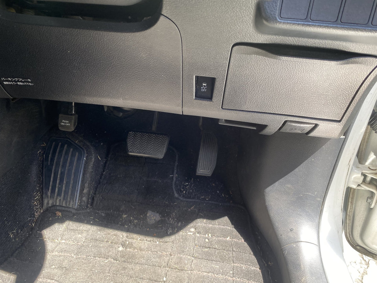 2008 Toyota Mark X ZiO ANA10- Dismantling For Parts