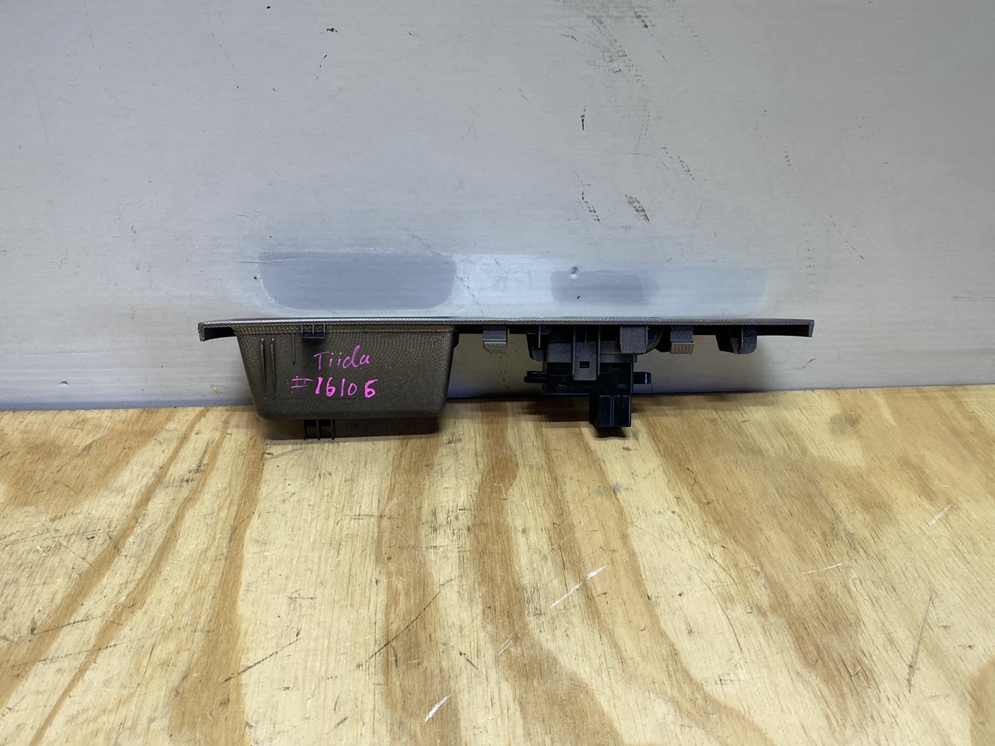 2005 Nissan Tiida JC11 - Left Rear Window Switch