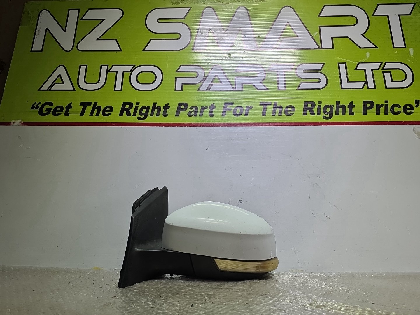 2013 Ford Focus- Left Door Mirror PN: 7 pin
