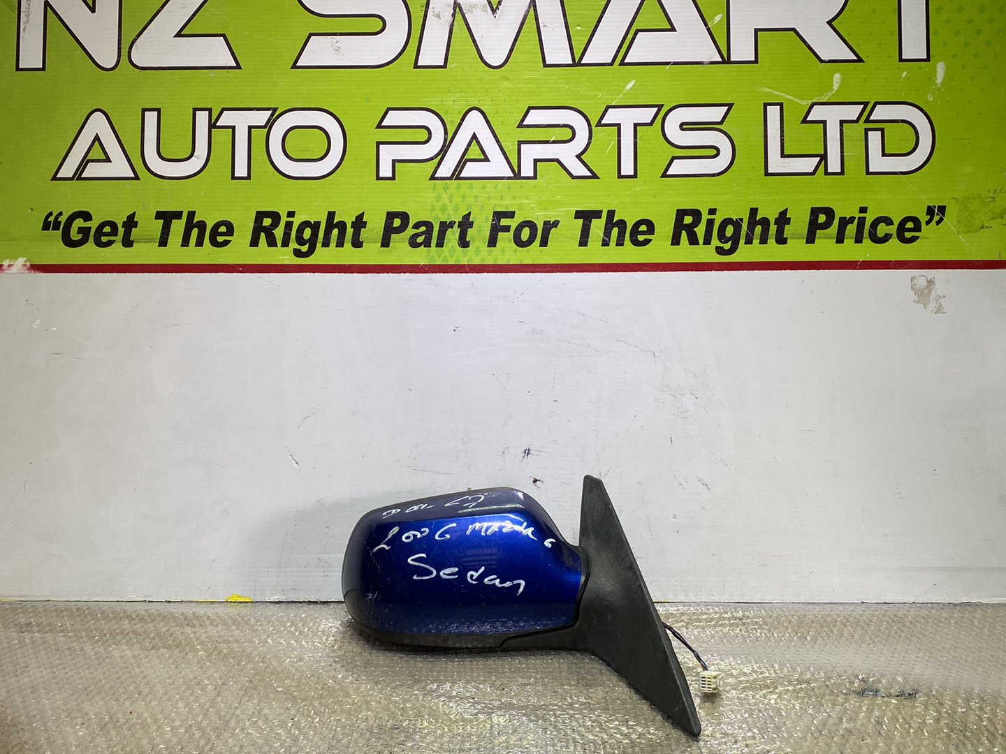 2006 Mazda Axela- Right Door Mirror PN: 3 wires