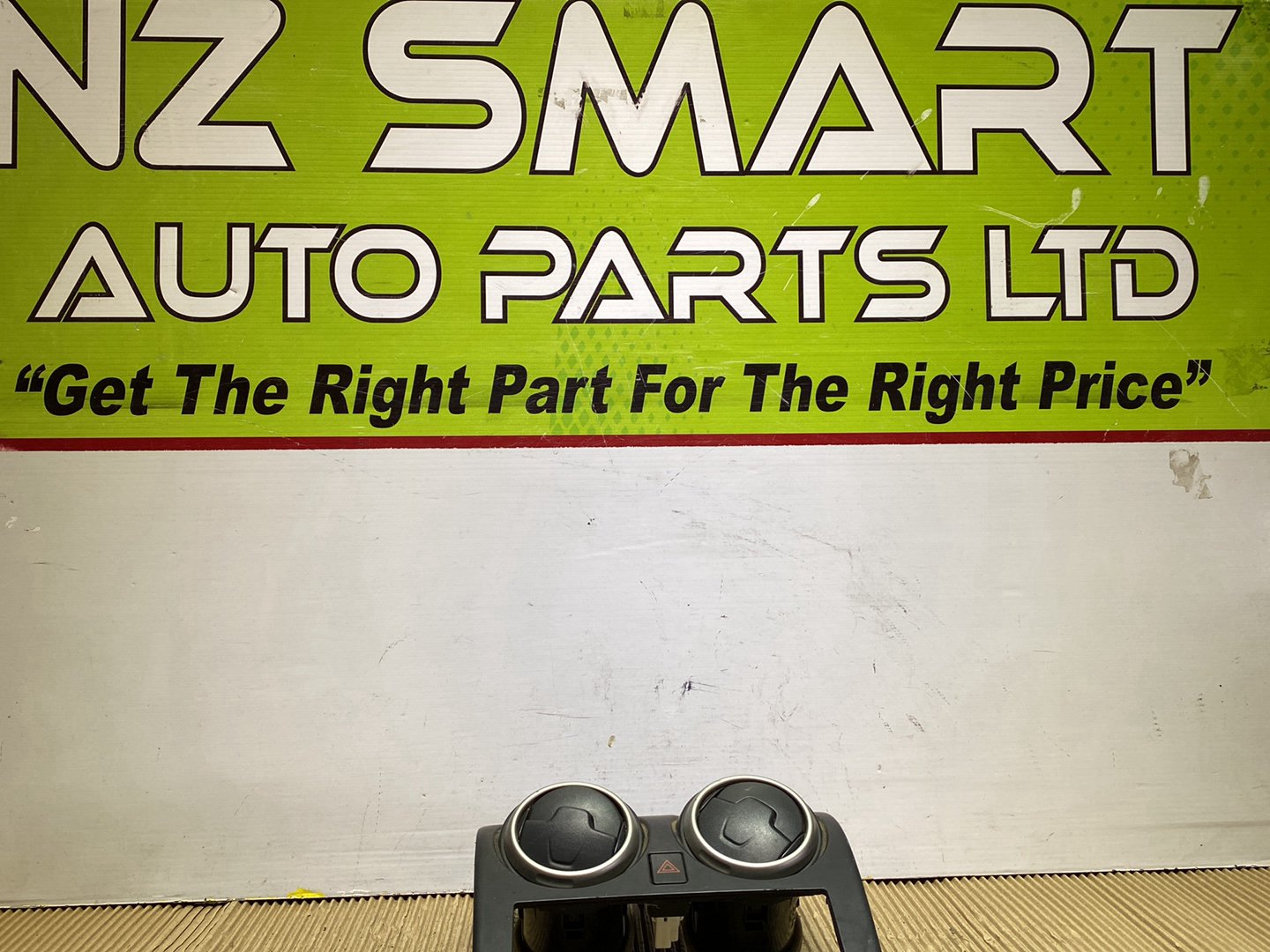 2007 Nissan Dualis- Stereo Facia PN: see photos