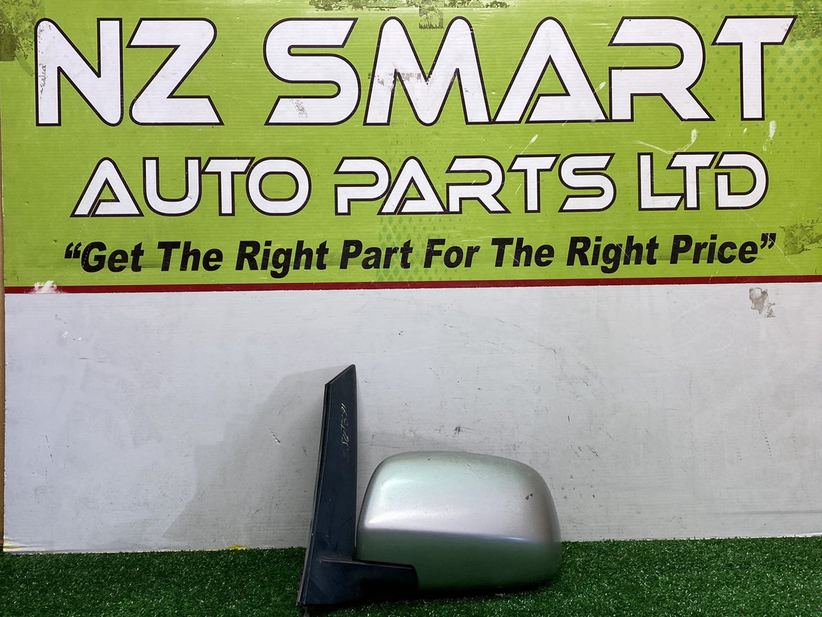 2001 to 2007 - Toyota Noah/Voxy AZR6 - Left Door Mirror - 5 Wire, Head 012209
