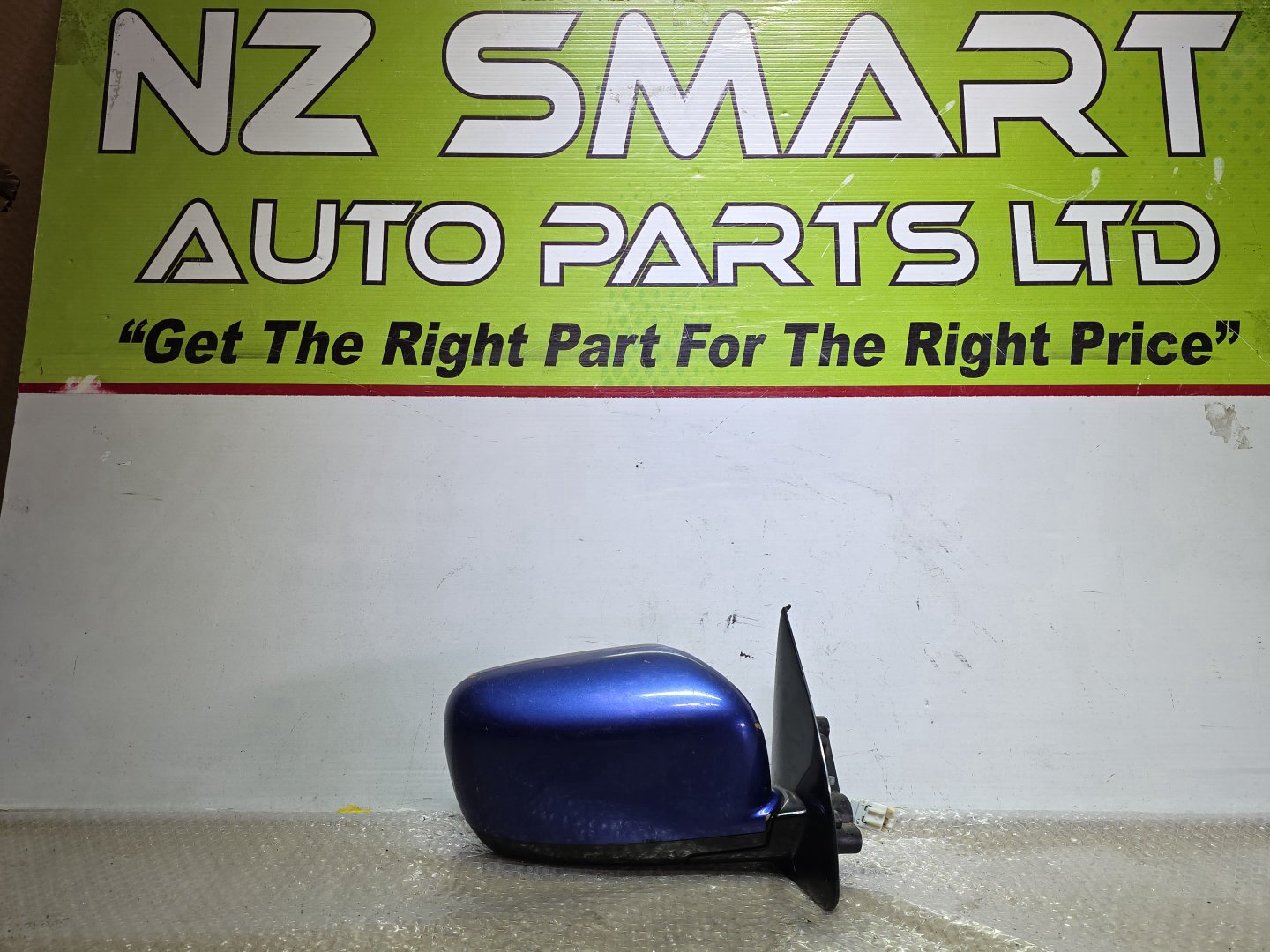 2005 Mitsubishi Airtrek- Right Door Mirror PN: 5 wires
