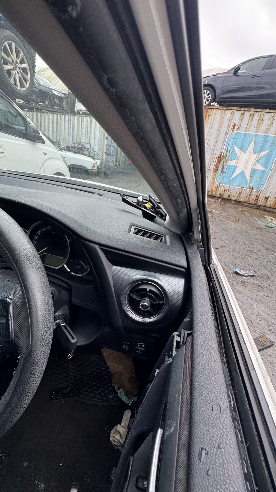 2016 Toyota Corolla  Dismantling For Parts