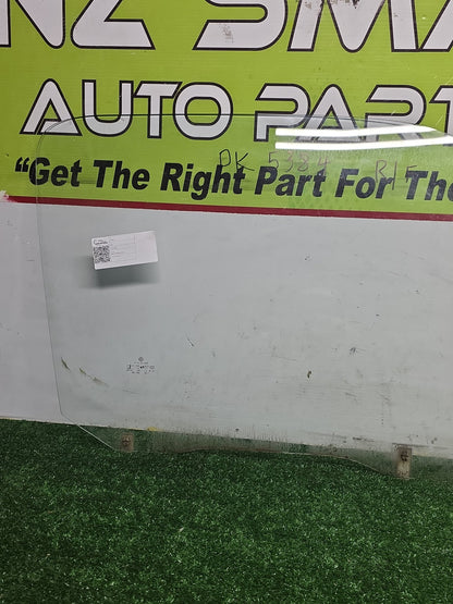 1990 Used Toyota Hiace - Right Front Door Glass PN: M30