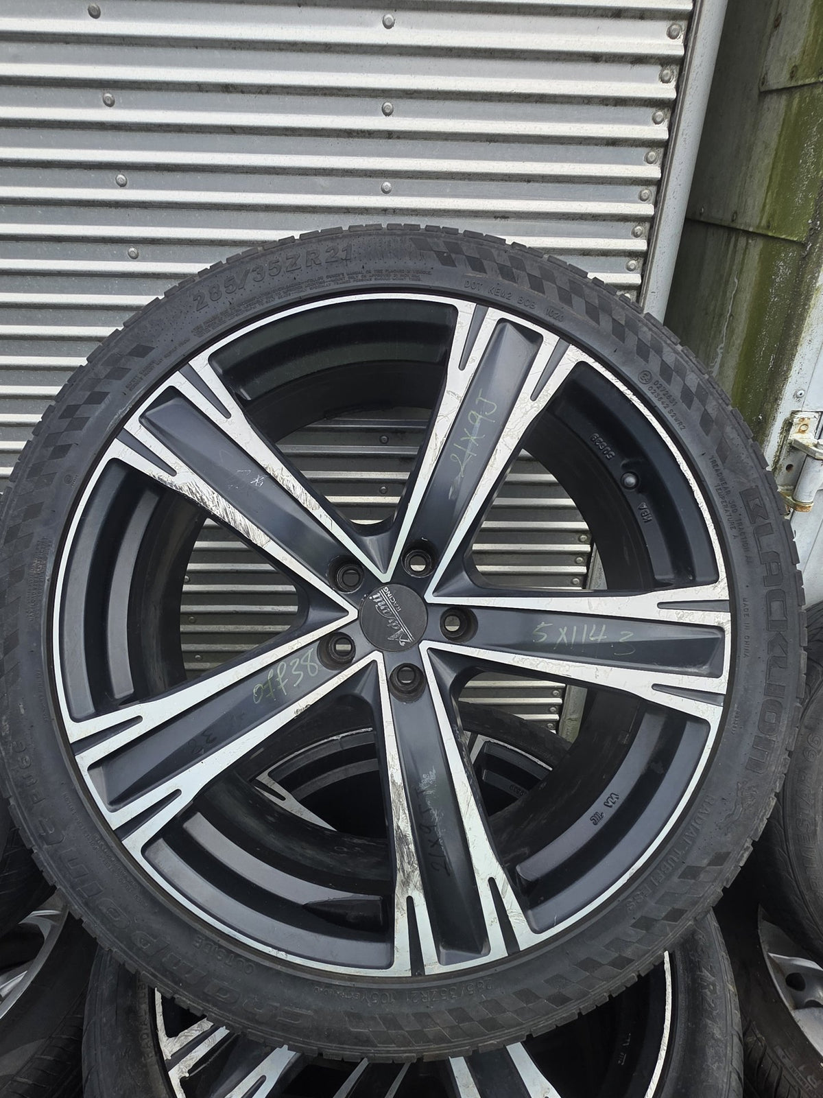 Mag Wheel Set PN: Stud Pattern 5x114.3/ Wheel Size 21x9JJ/ Offset 38