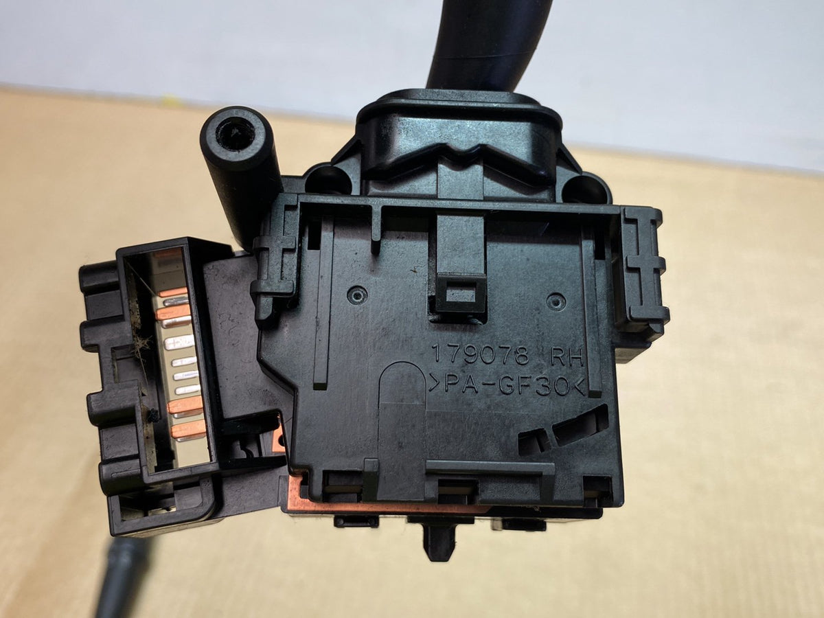 2006 Toyota Caldina - Indicator Switch PN: wiper switch