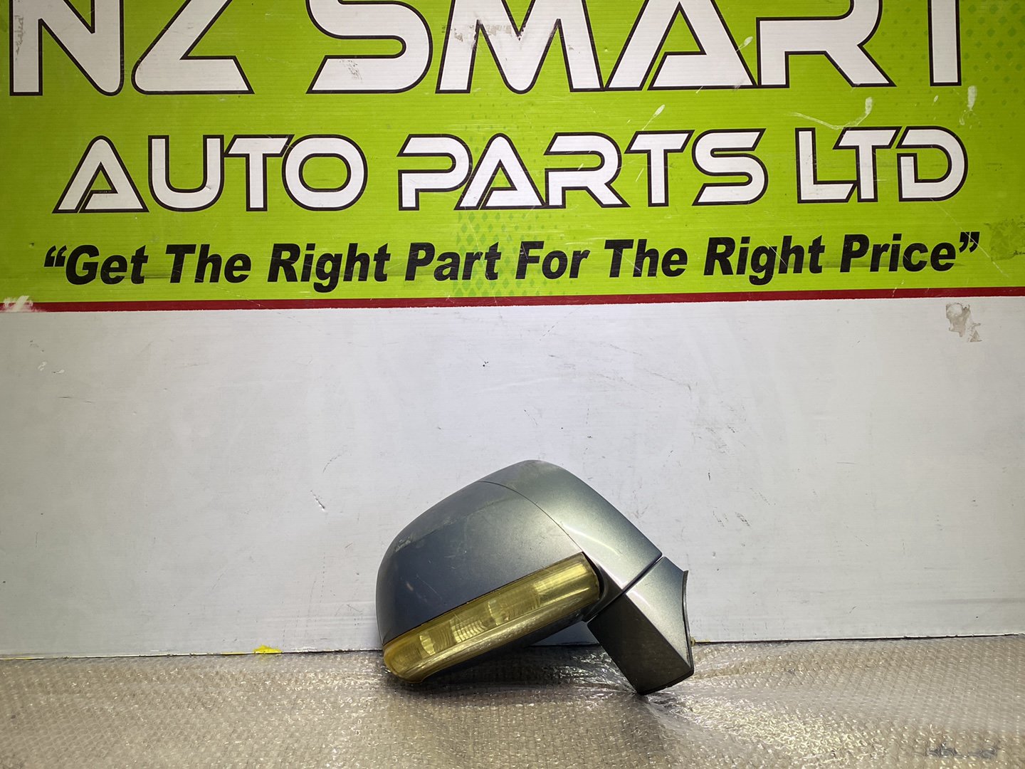 2010 Holden Captiva- Right Door Mirror PN: 8 pins