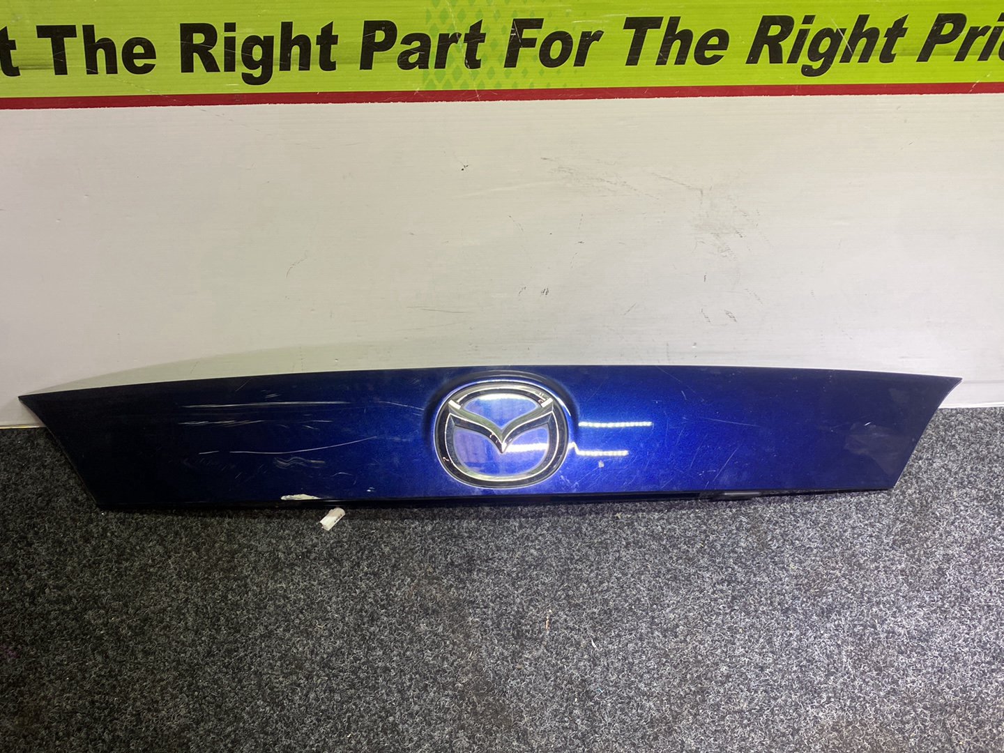 2012 Mazda Premacy CWEFW - Tailgate Garnish