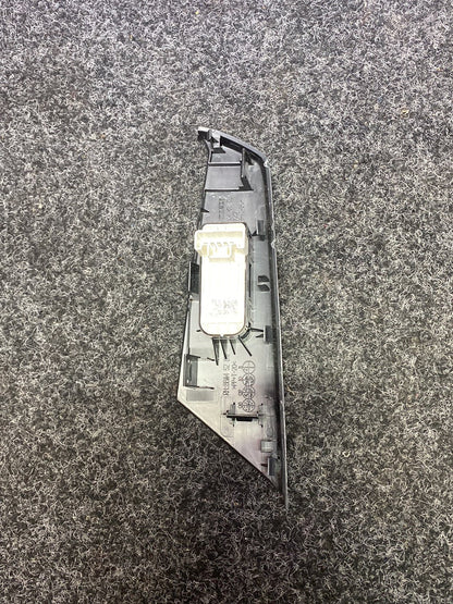 2010 Mazda Axela BL - Right Rear Window Switch