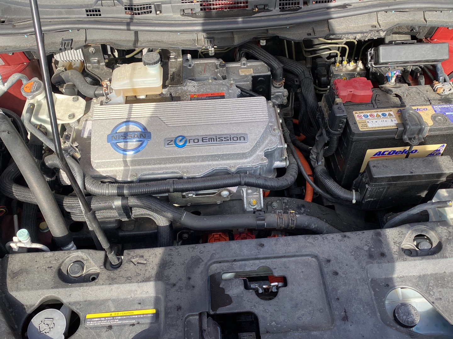 2011 Nissan Leaf ZE0  Dismantling For Parts