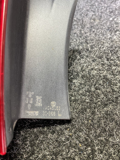 2009 Lexus GS450h - Left Taillight PN: KOITO 30-366