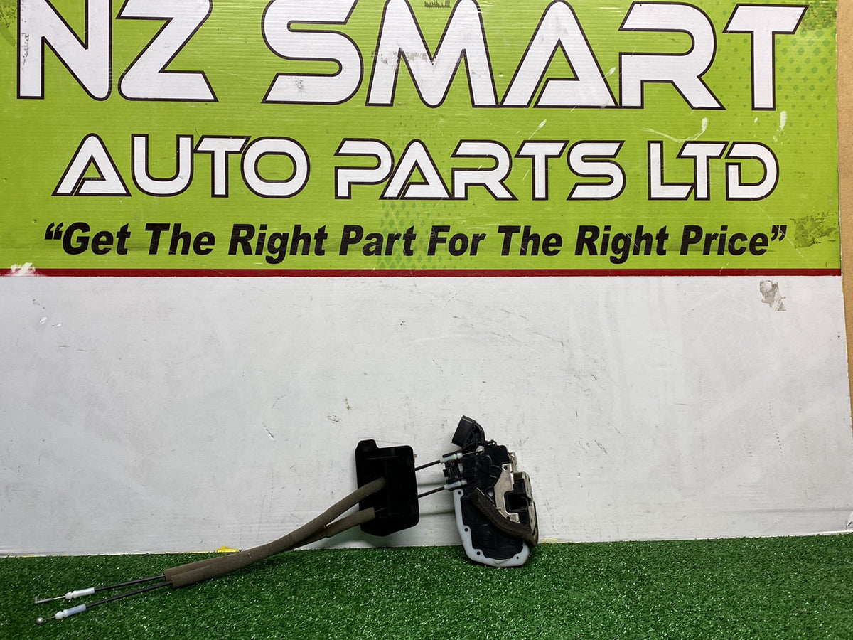 2011 Nissan Fuga - Left Front Lock Actuator PN: 805011ME0A