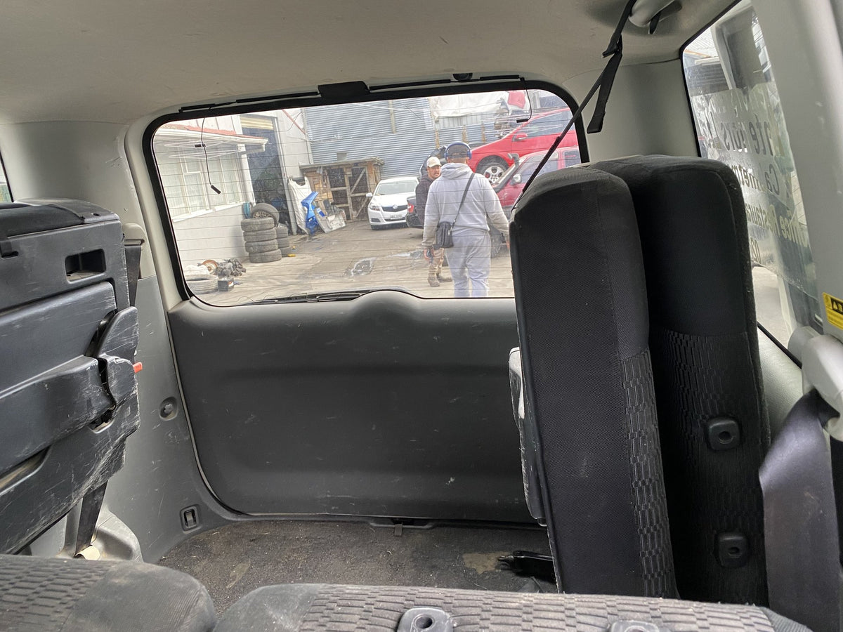 2007 Toyota Voxy AZR60- Dismantling For Parts