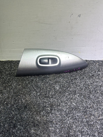2011 Nissan Juke I F15 F15 - Left Front Window Switch