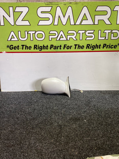 Subaru Legacy - Right Door Mirror