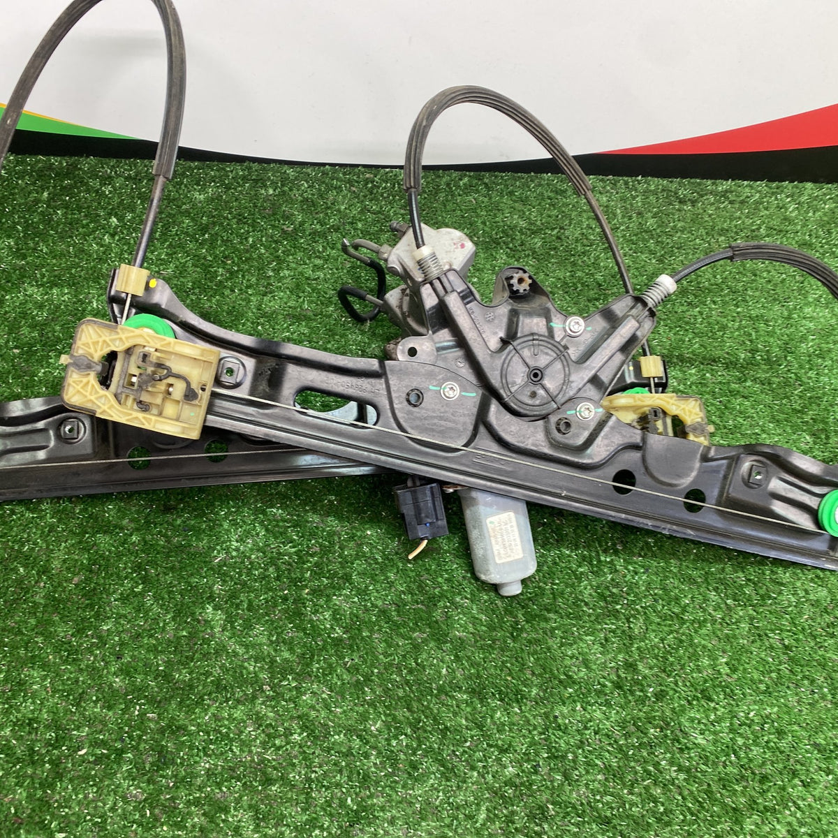 2011 Ford Ranger - Left Front Window Regulator/Motor PN: See photos