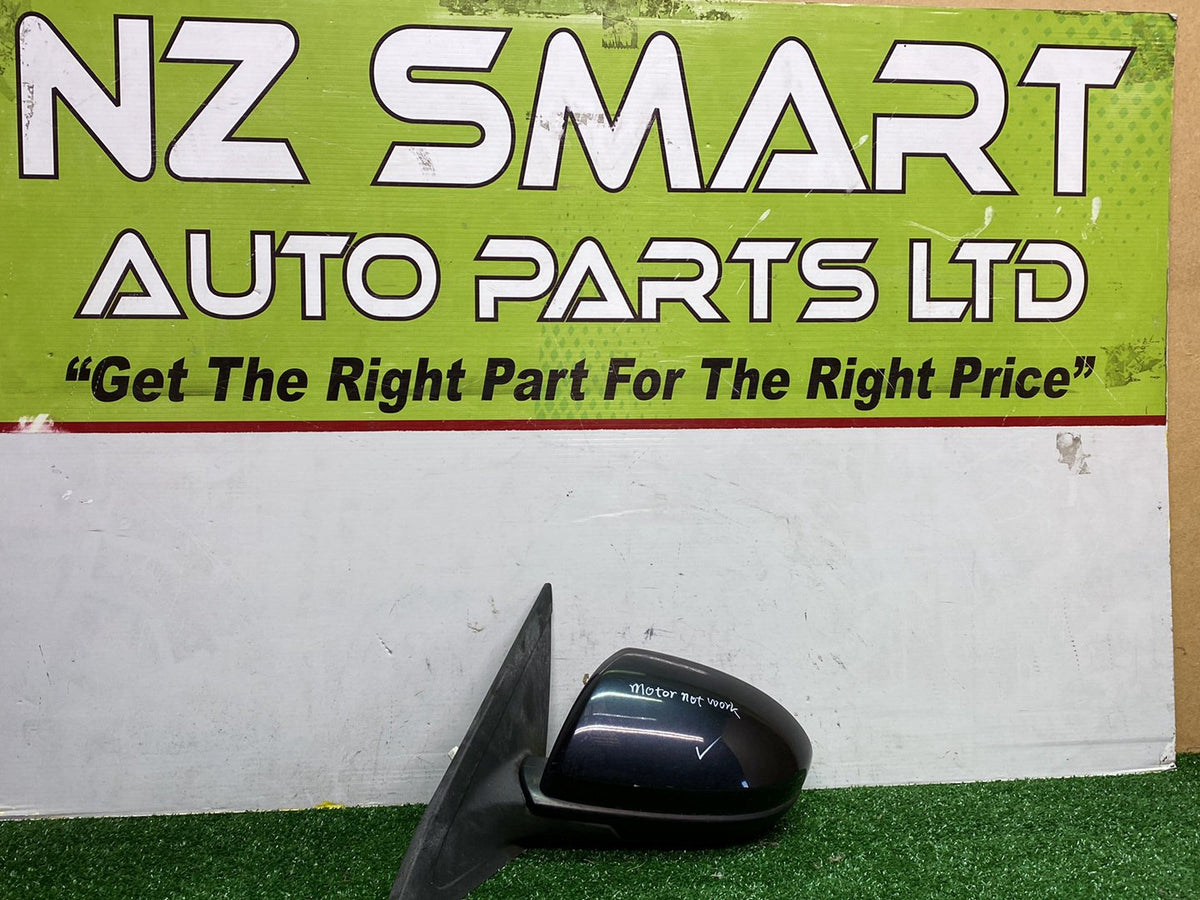 2010 Mazda Axela BL5FW - Left Door Mirror PN: 5 Wires