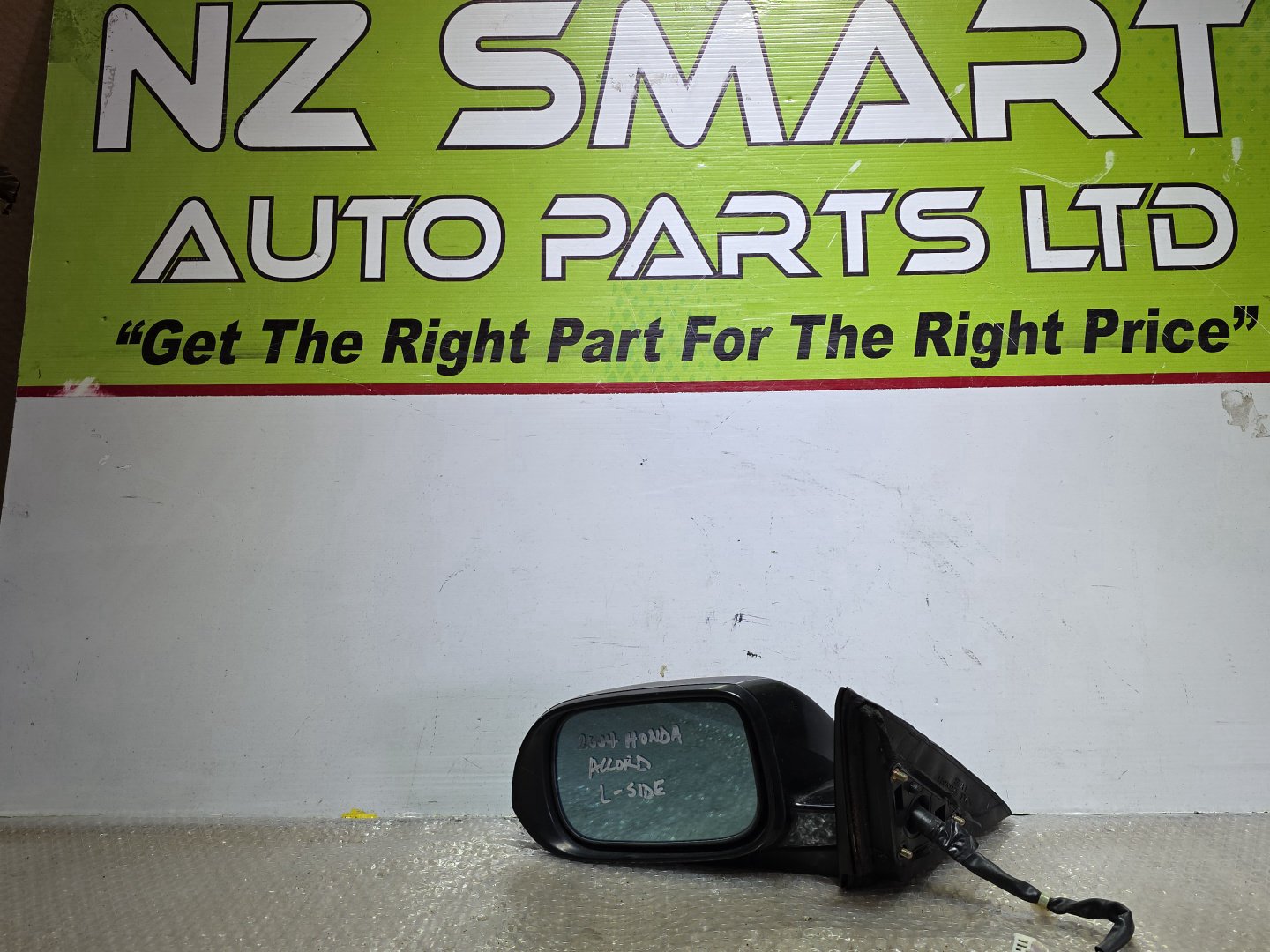 2004 Honda Accord- Left Door Mirror PN: 8 wires