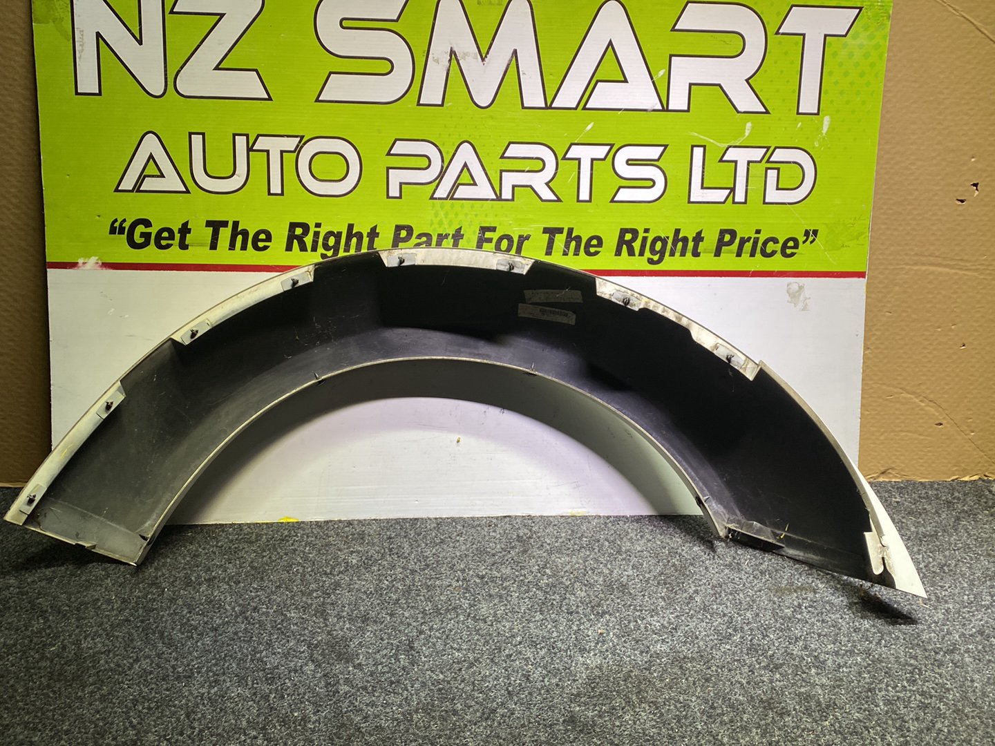2007 Dodge Nitro - Left Front Guard Flare
